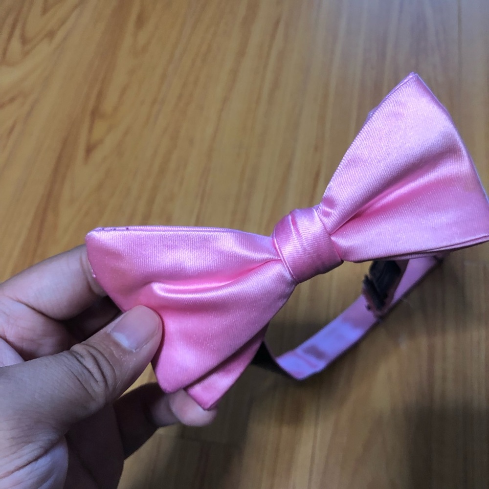 Bow tie